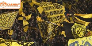 Borussia Dortmund bức tường vàng